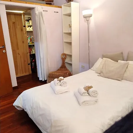 Apartment Design Close To Trastevere *