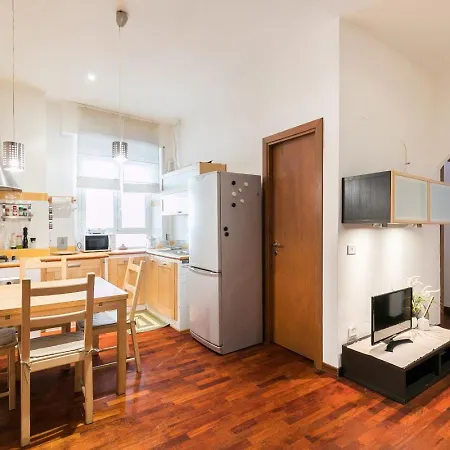 Apartment Design Close To Trastevere Rome